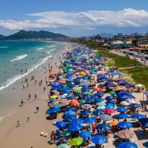 Bombinhas está entre os 5 destinos mais buscados para o Carnaval