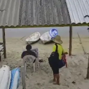 Mão armada: homem preso após roubar trabalhador na praia