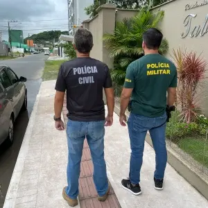 Homem preso por aterrorizar ex-namorada de foragido da Interpol